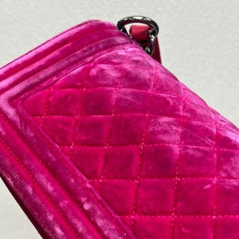 Authentic CHANEL Boy Flap Bag Quilted Chain Shoulder Bag Velvet Pink Fuchsia - Picture 10 of 14